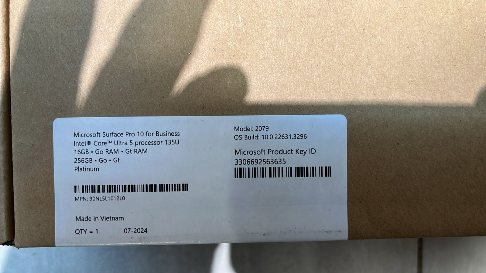 Microsoft Surface Pro 10 ZDT-00007, Intel Ultra 5-135U, RAM 16GB, SSD 256GB, Intel Graphics, 13.3 Inch (2880 x 1920), Platinum